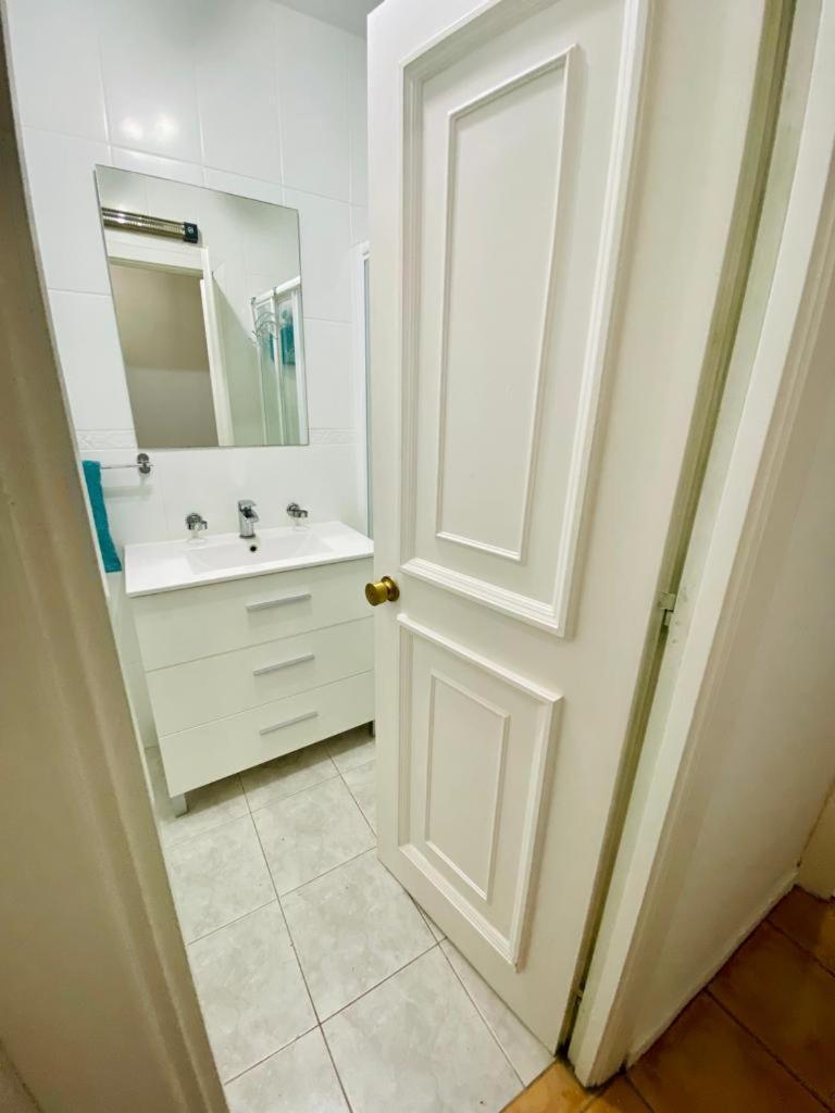 Benamara Gardens Apartment เอสเตโปนา ภายนอก รูปภาพ