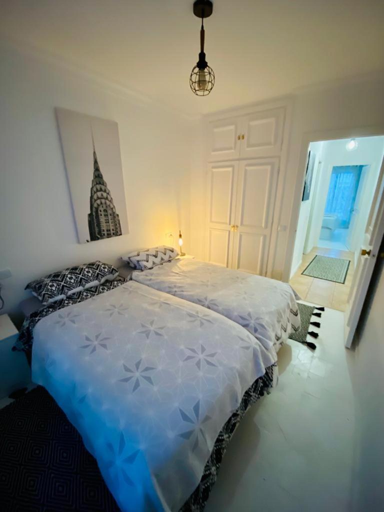 Benamara Gardens Apartment เอสเตโปนา ภายนอก รูปภาพ