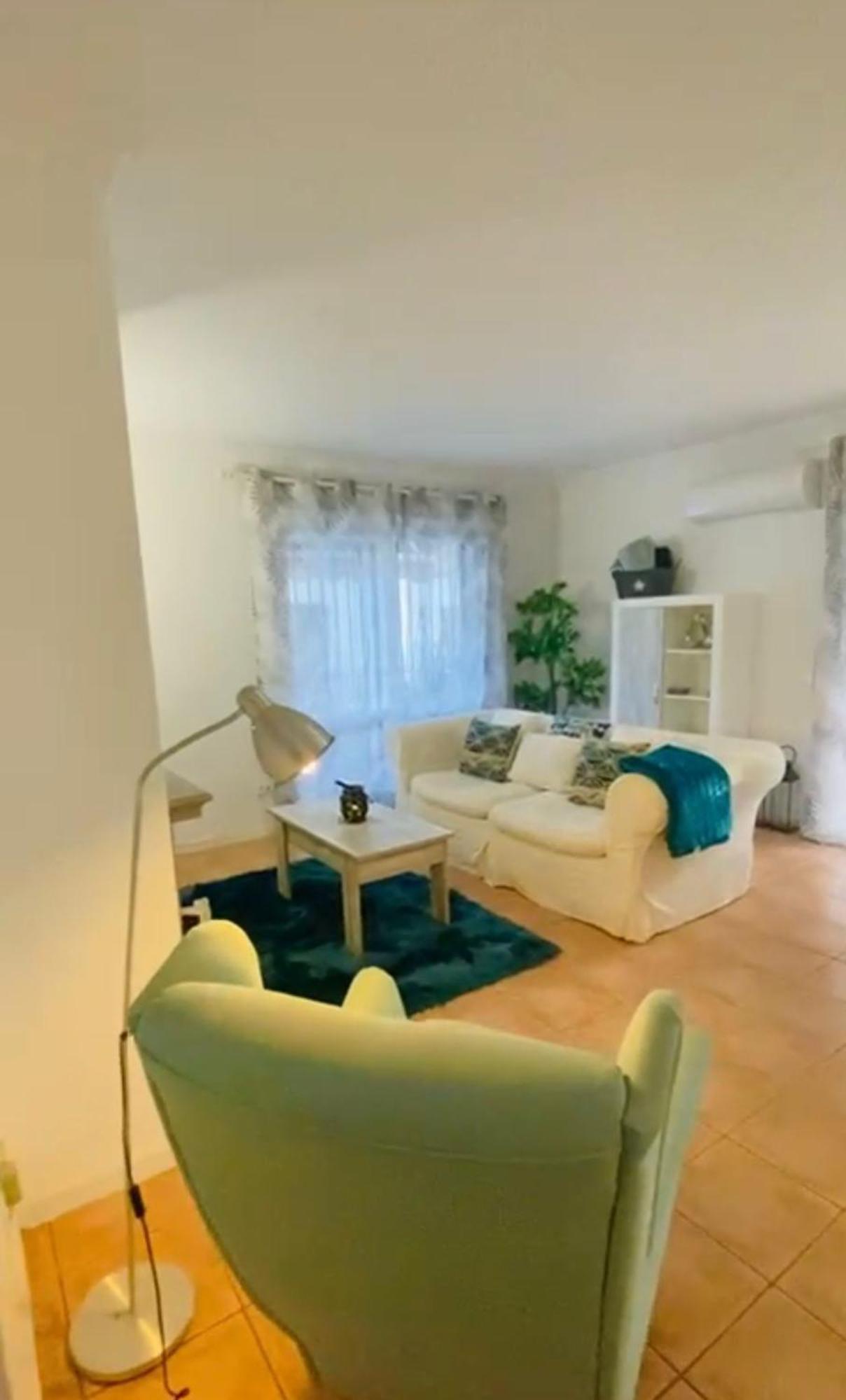 Benamara Gardens Apartment เอสเตโปนา ภายนอก รูปภาพ